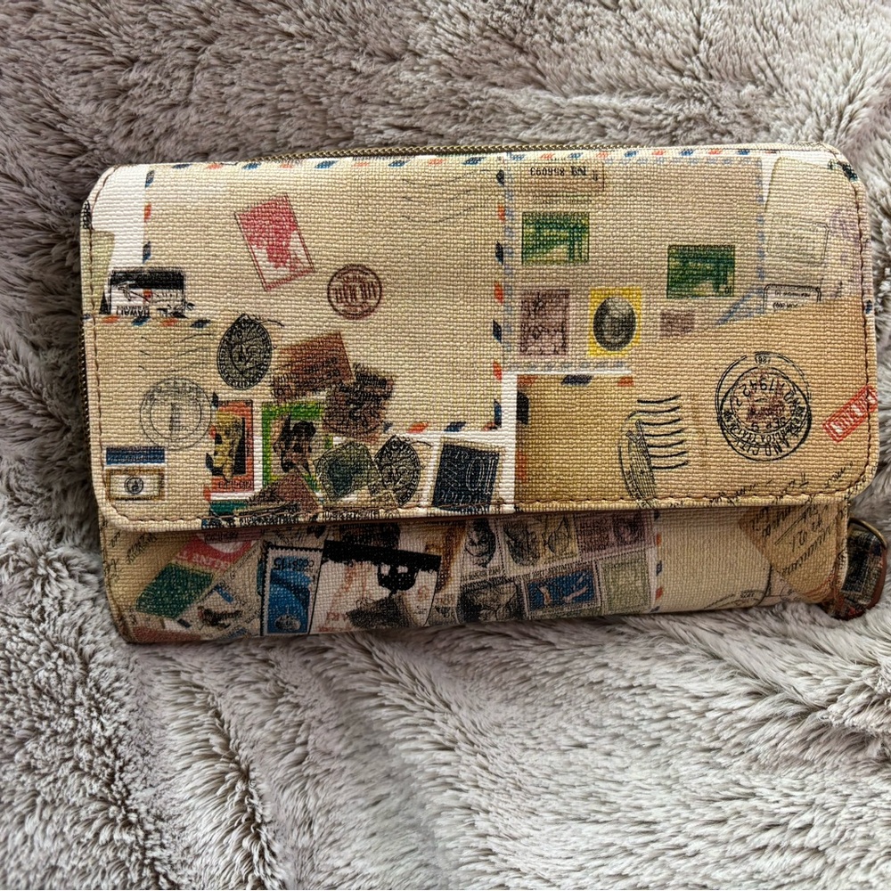Cream Travel-Themed Wallet with Vintage Print
